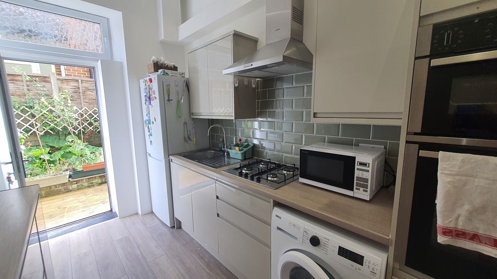 Property photo 3 of 22 Kitchen