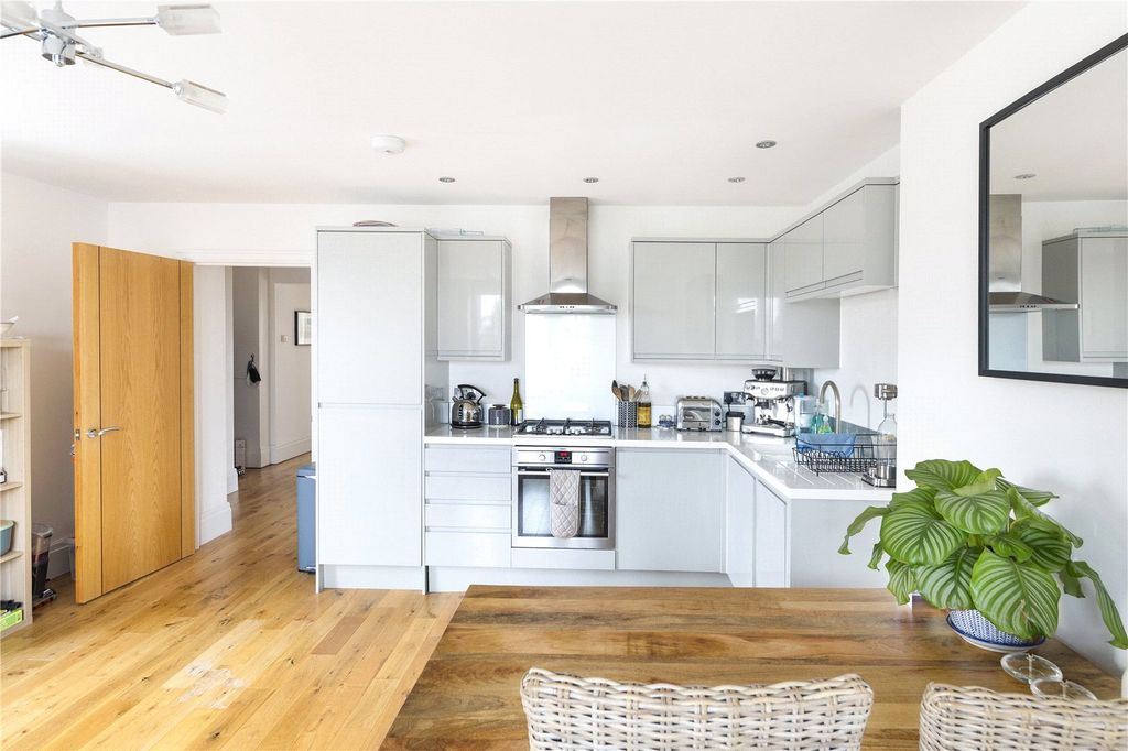 Additional image 16 of 2 bed flat for saleOakfield Road, Clifton, Bristol BS8