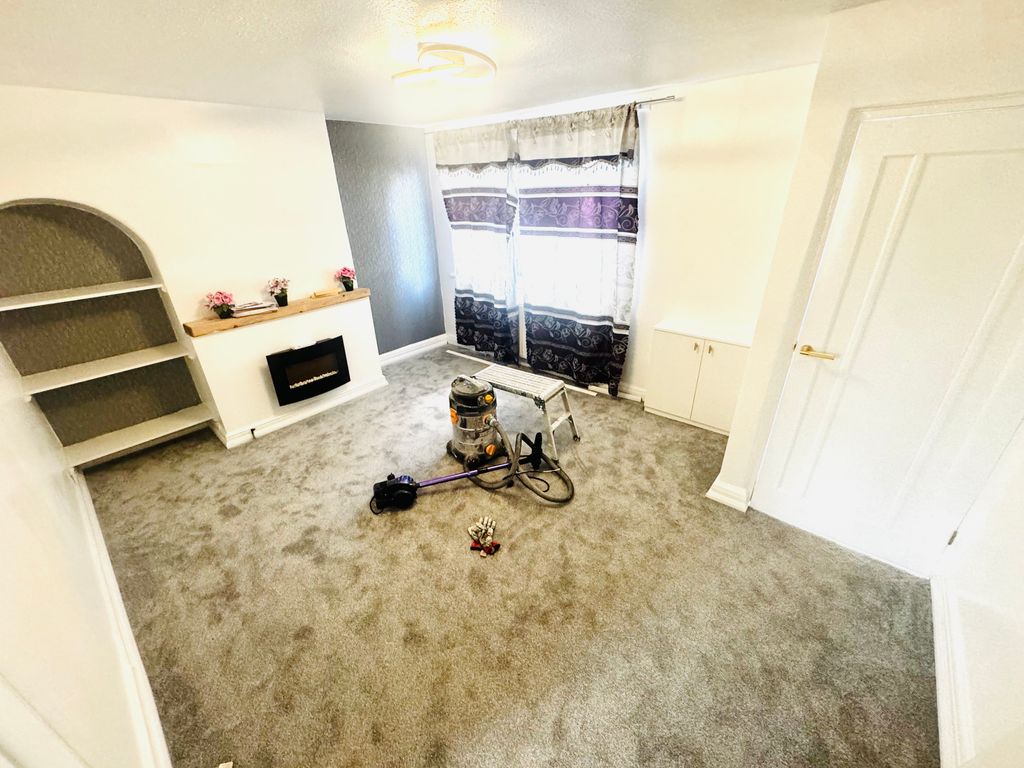 Property photo 1 of 8 Image