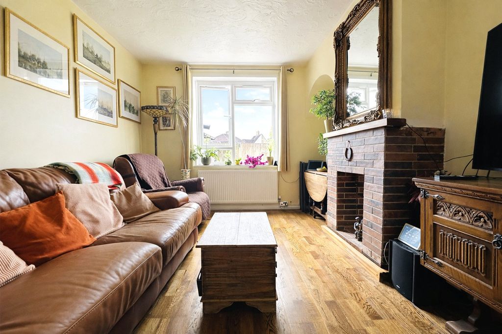 Property photo 2 of 9 Picture 2