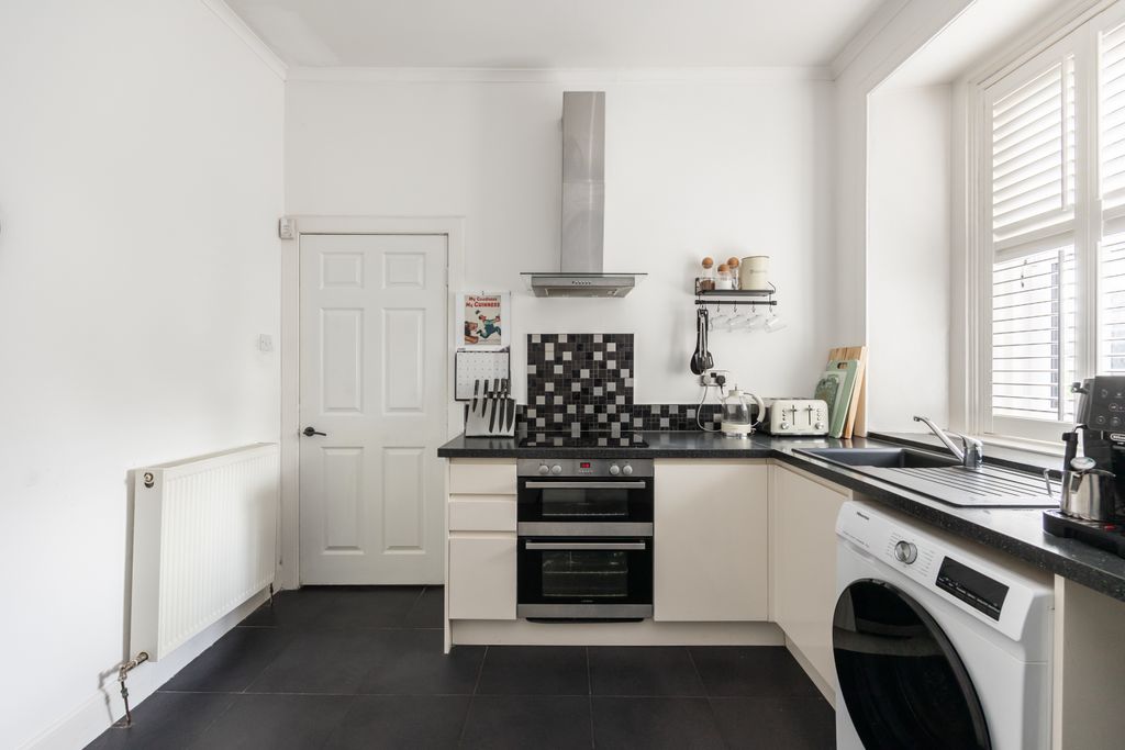 Additional image 8 of 2 bed flat for sale66 High Street, Bonnyrigg EH19