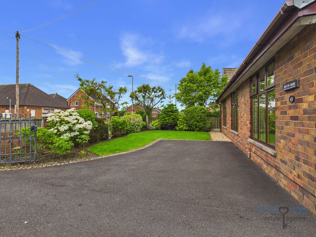 Property photo 3 of 35