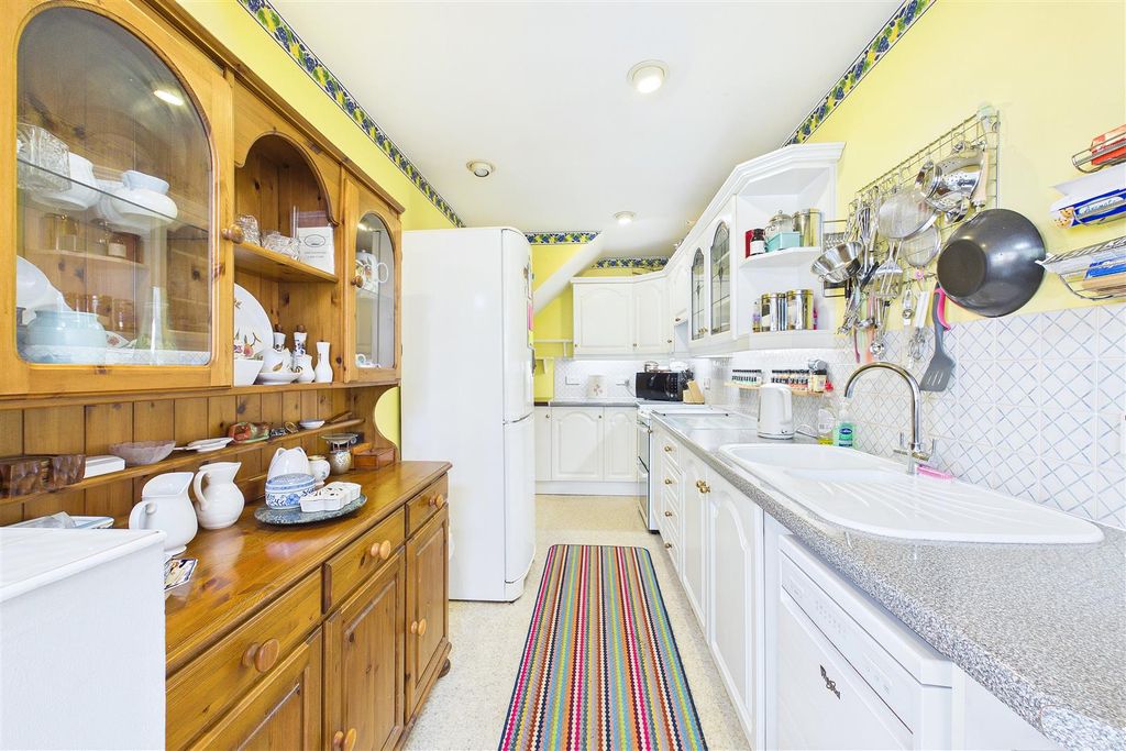 Property photo 3 of 13