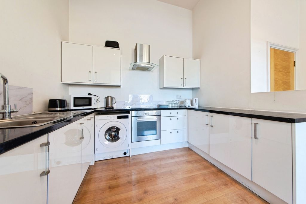 Property photo 3 of 13 Pbox-Img.Jpg
