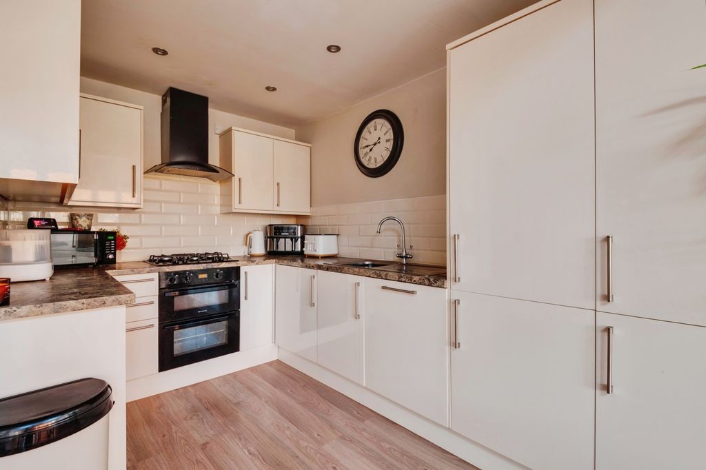 Property photo 2 of 20 Pbox-Img.Jpg