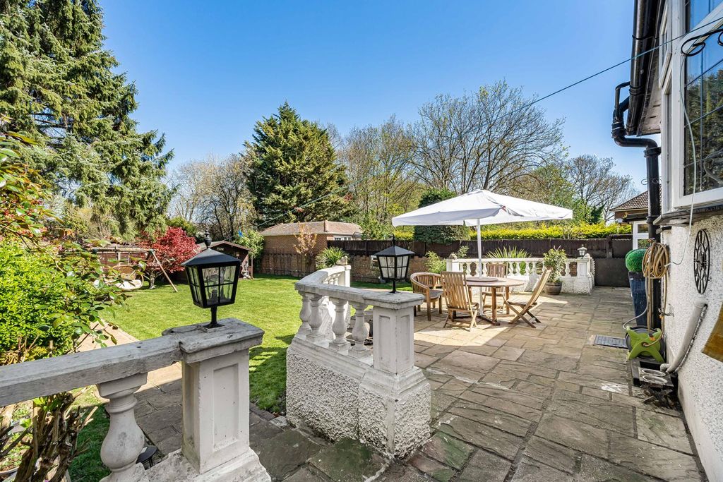 Additional image 19 of 4 bed detached house for salePark Avenue, Enfield EN1