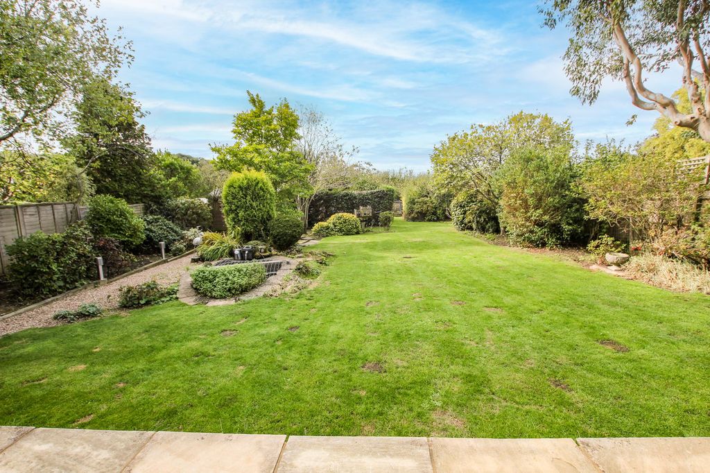 Property photo 1 of 28