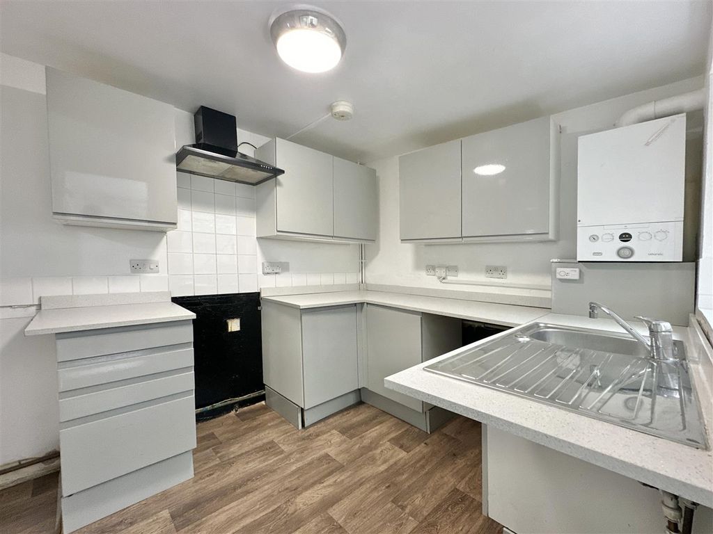 Property photo 2 of 16 Kitchen_.Jpg