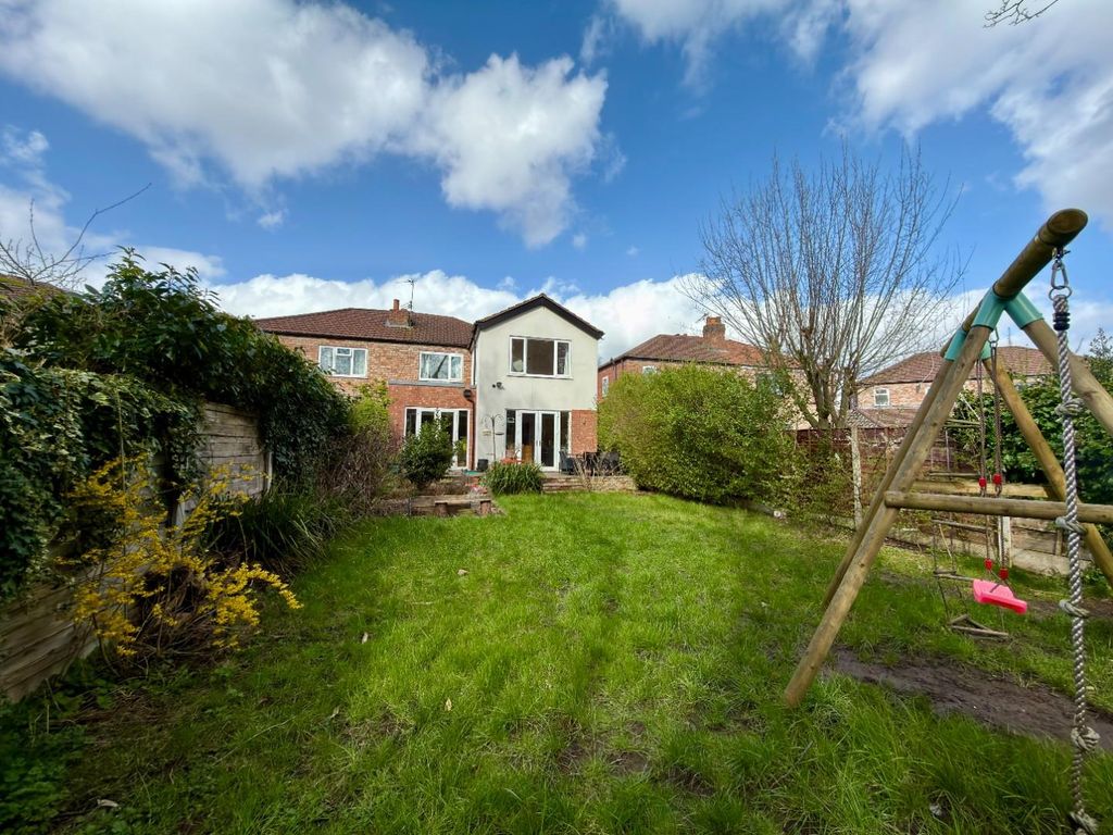 Property photo 3 of 35