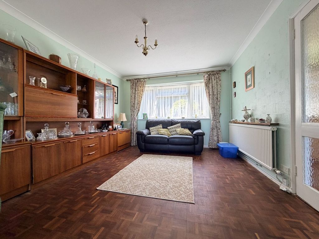 Property photo 3 of 27