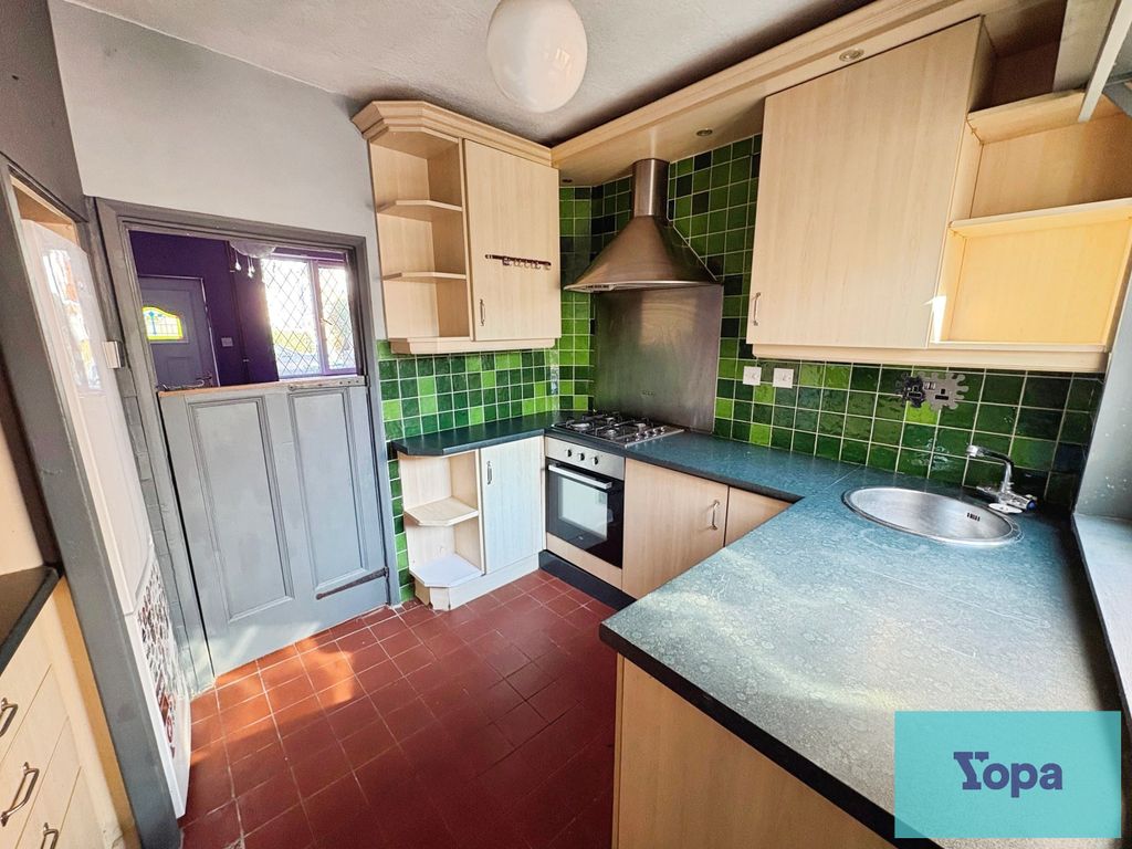 Property photo 3 of 14 Kitchen