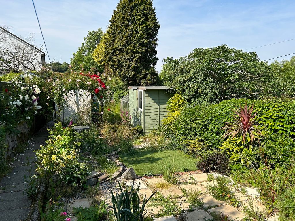 Property photo 1 of 5