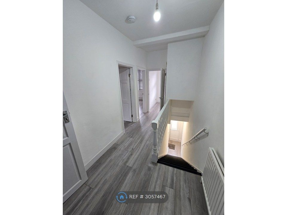 Property photo 3 of 12 Hallway