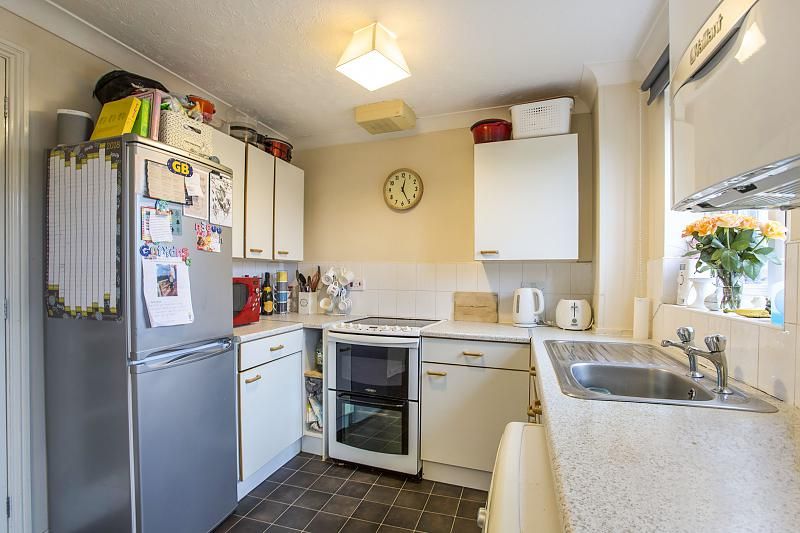Property photo 3 of 7 5 Brink - Kitchen