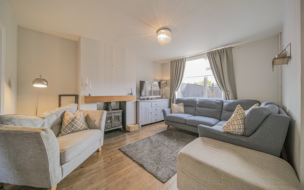 Property photo 2 of 16 P1065236.Png