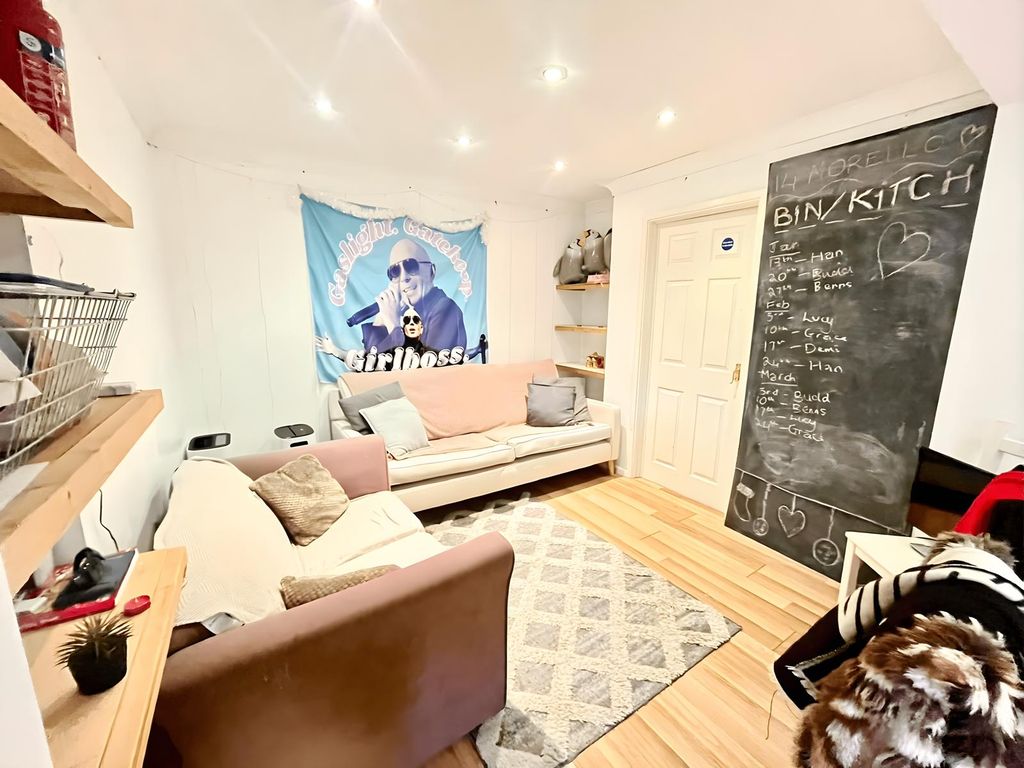 Property photo 3 of 16 Image