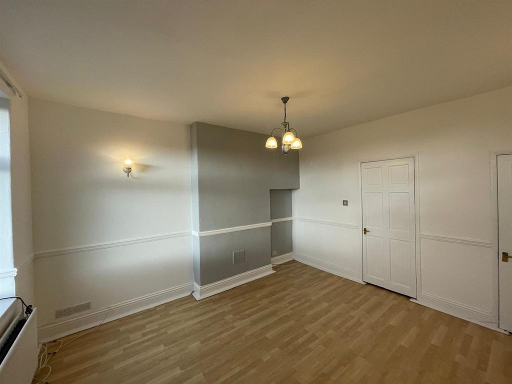 Property photo 3 of 12 Living Room