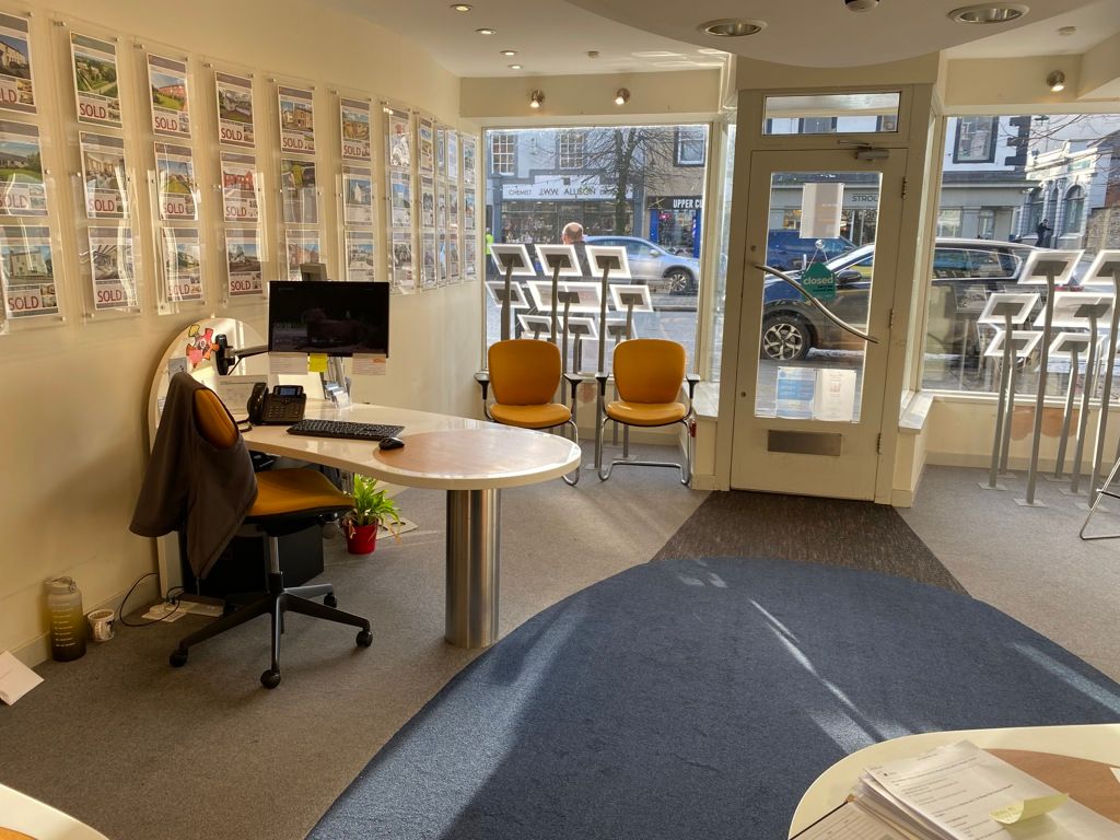 Property photo 3 of 8 Photo 13