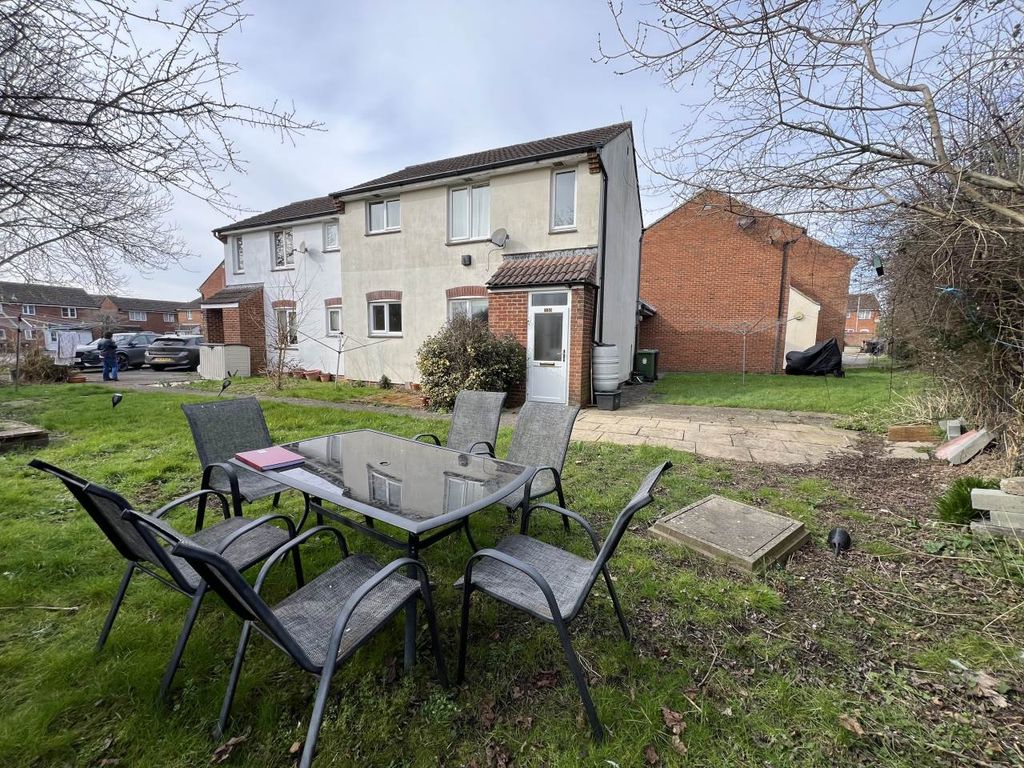 Property photo 1 of 5 Front