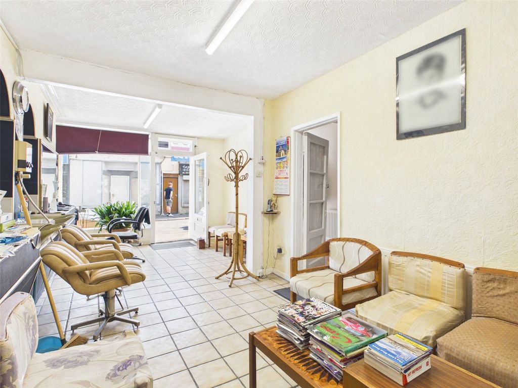 Property photo 3 of 16 Picture No. 02