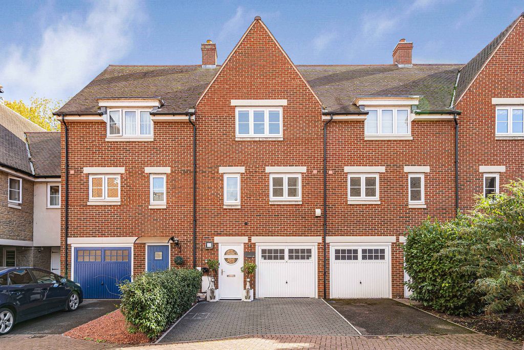 Property photo 1 of 37