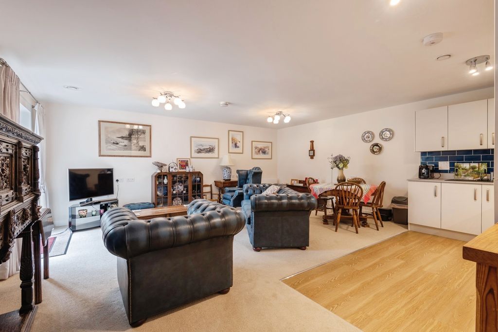 Property photo 3 of 18 Pbox-Img.Jpg
