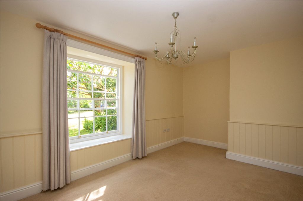 Property photo 2 of 8 Picture No. 07