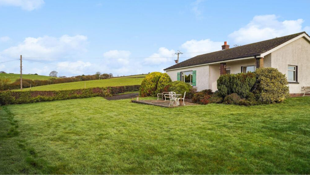 Property photo 3 of 25 Penlon Exterior