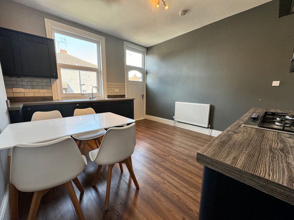 Property photo 1 of 16 Img_4505