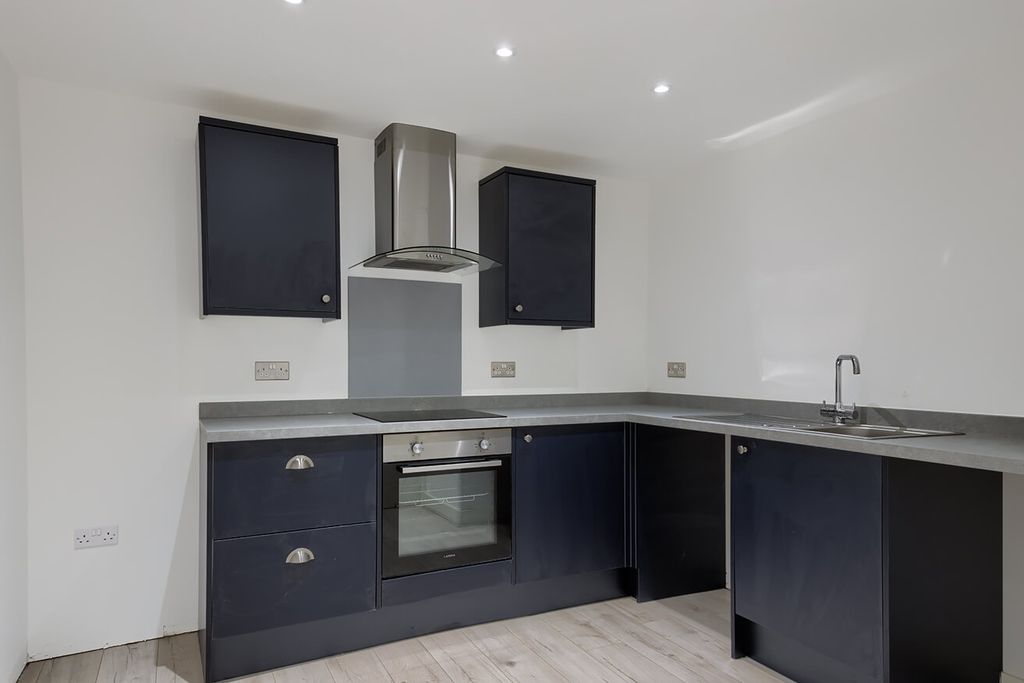 Property photo 2 of 9 4139832
