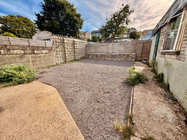 Property photo 2 of 18 Image