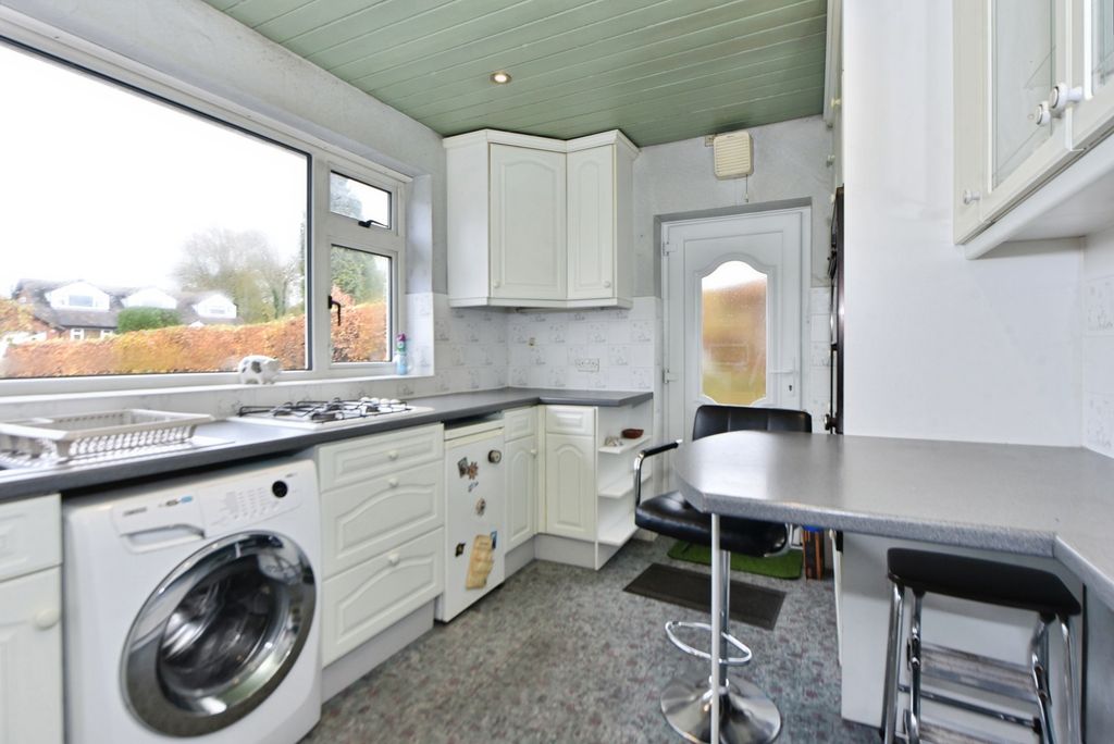 Property photo 2 of 17 Kitchen