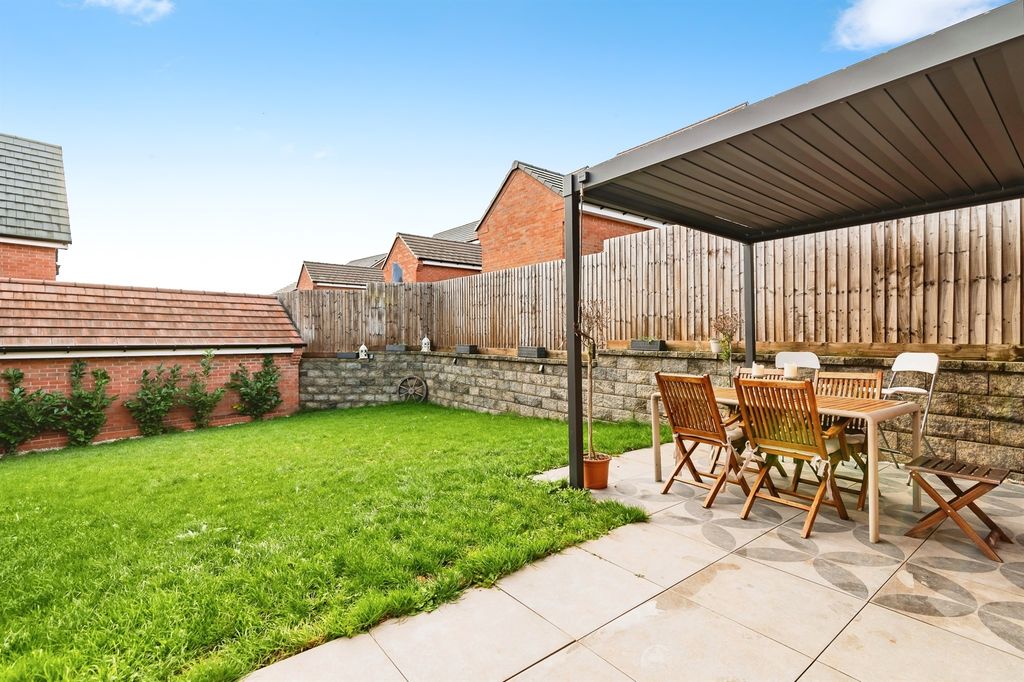 Property photo 3 of 18