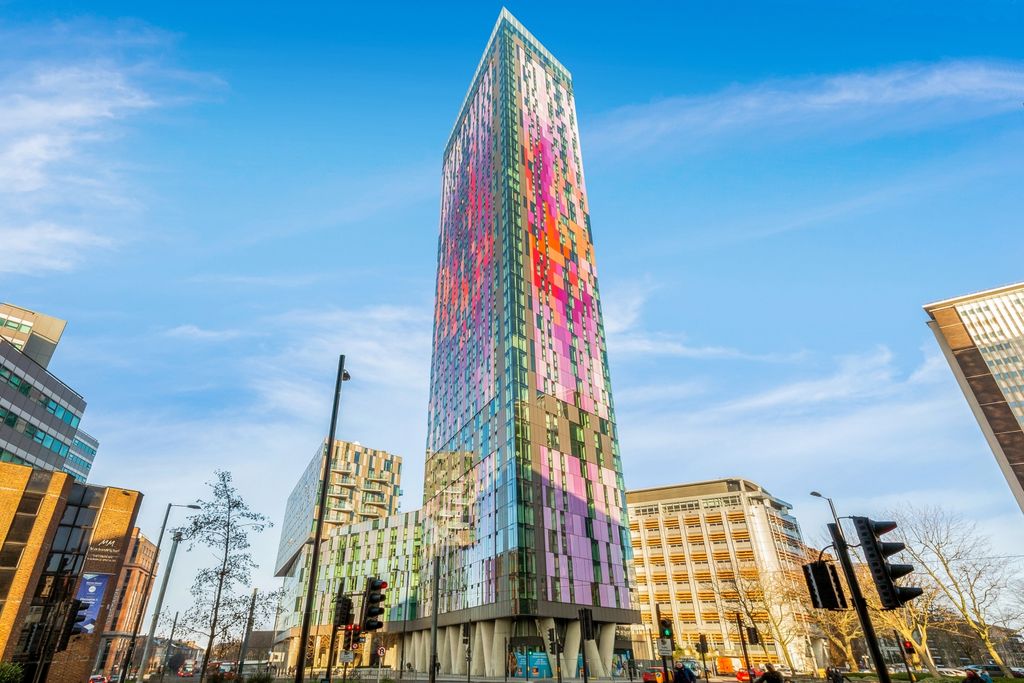 Property photo 1 of 8 Exterior