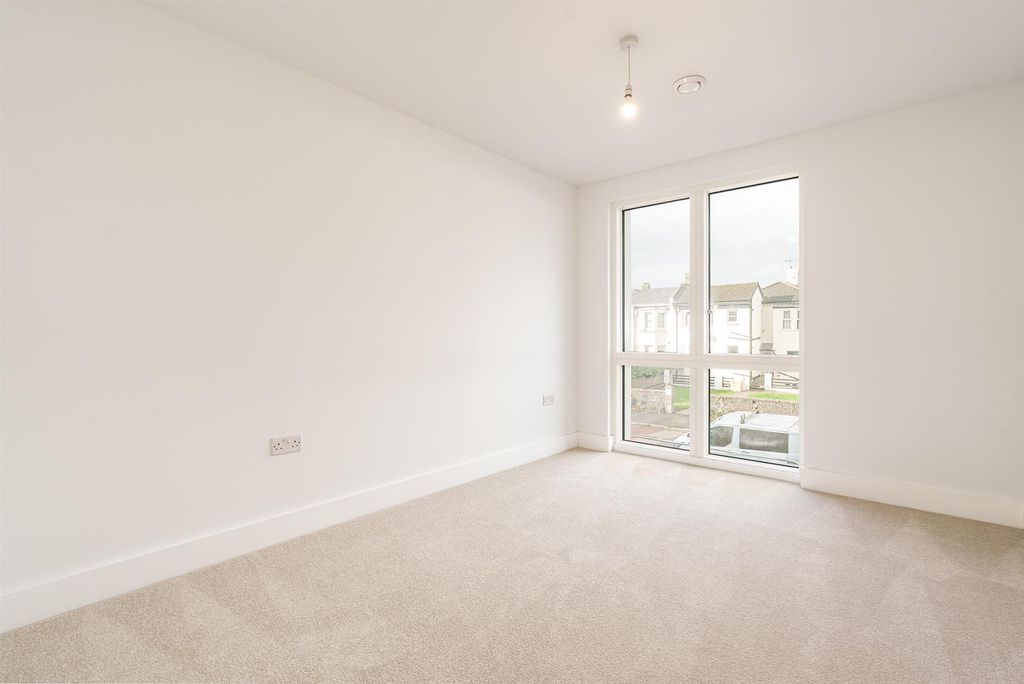 Property photo 2 of 18 Plot 9 Lindfield Place Final-3.Jpg