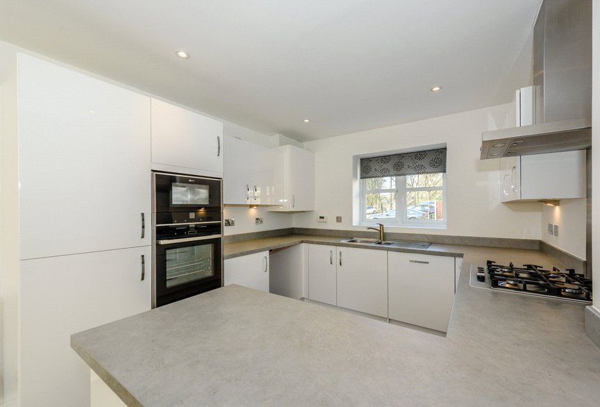 Property photo 1 of 14 Photo 9