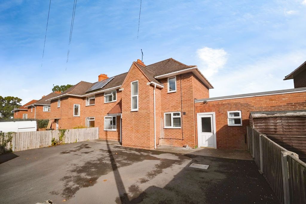 Property photo 1 of 31