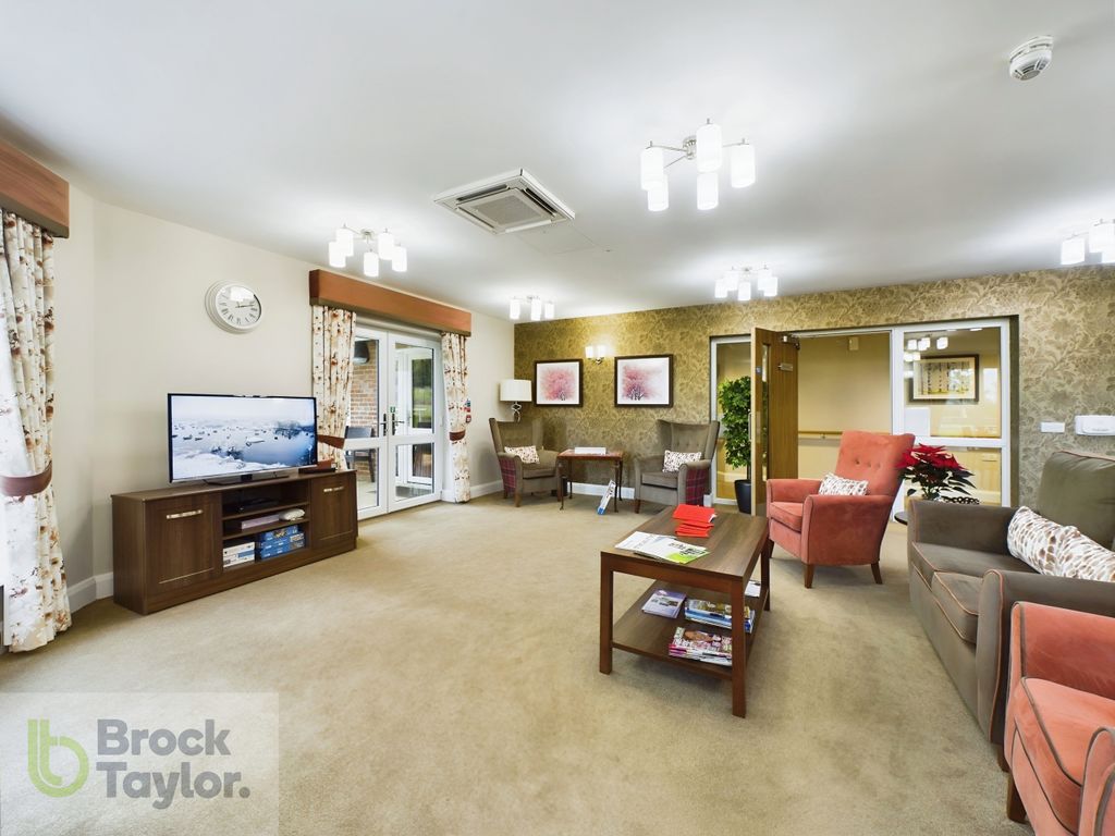 Property photo 1 of 18 Communal Area