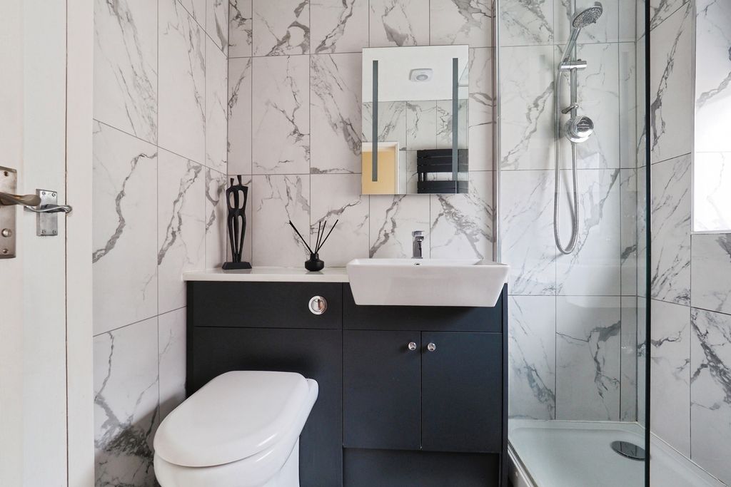 Property photo 3 of 14 Shower Room