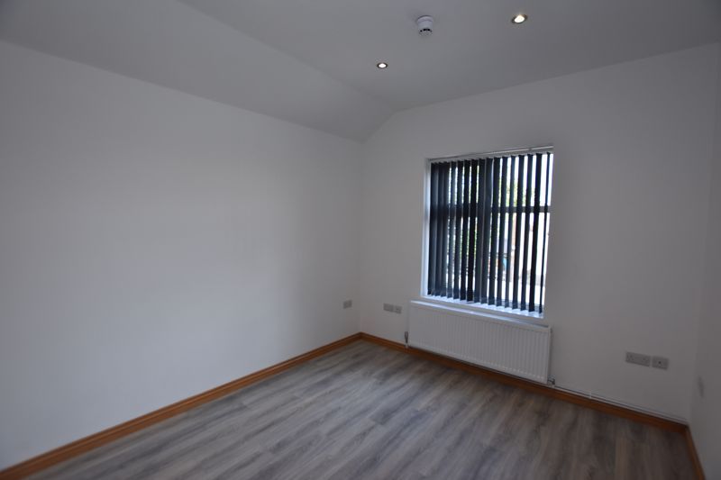 Property photo 3 of 11 Photo 6