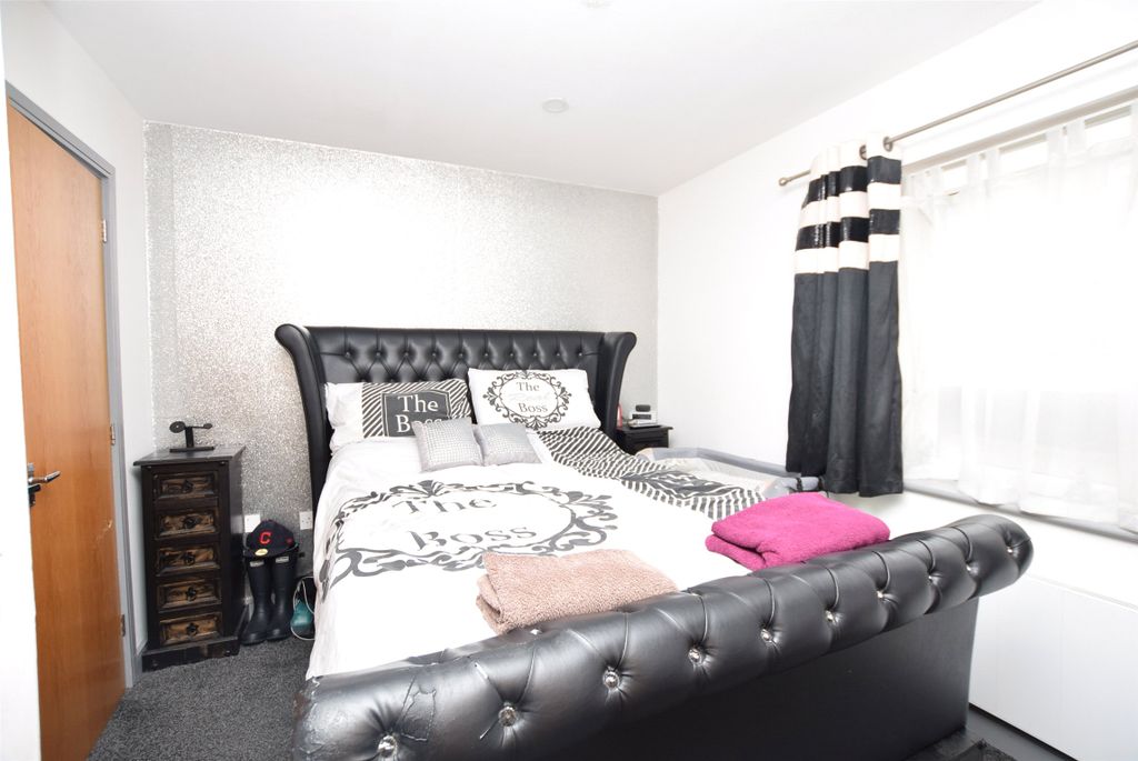 Property photo 3 of 11 Picture No. 04