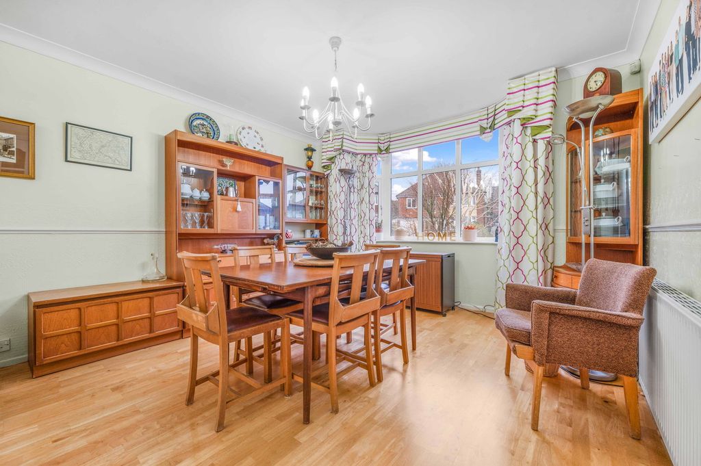 Property photo 3 of 19