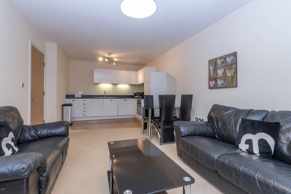 Property photo 3 of 11 Living Room