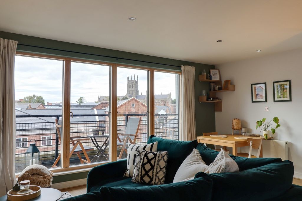 Property photo 1 of 12 Cathedral View