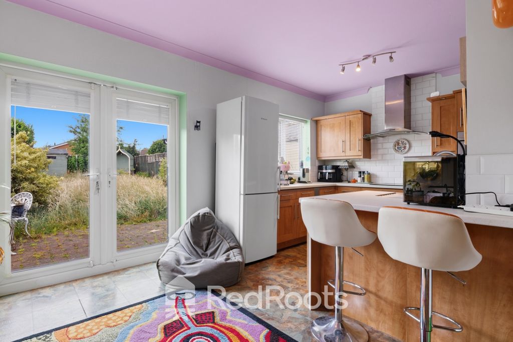 Property photo 2 of 28 5255481