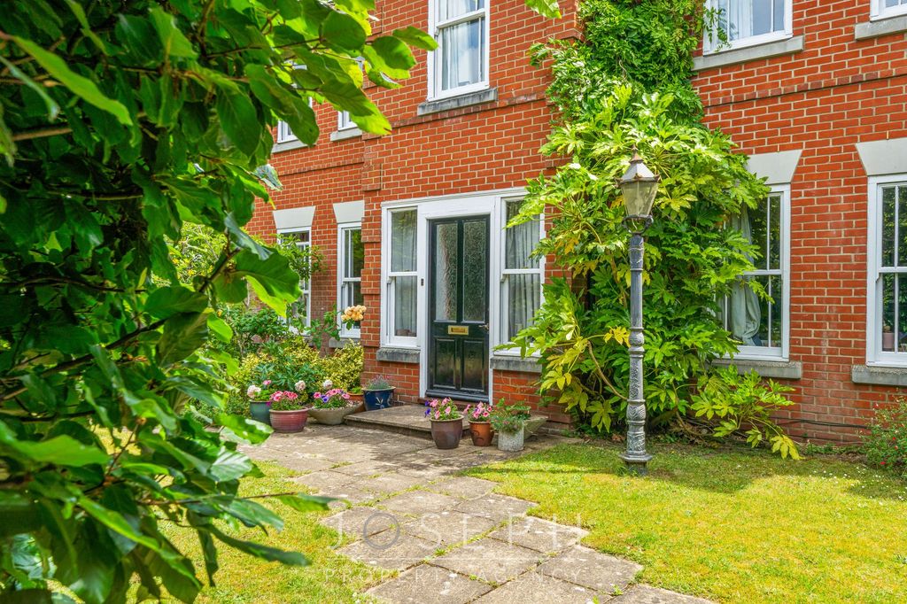Property photo 2 of 29