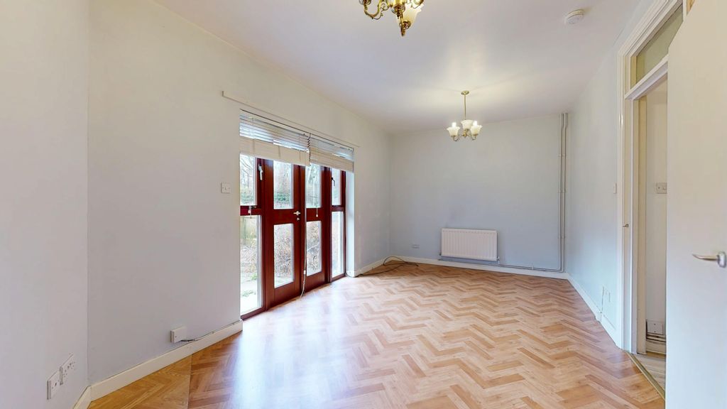 Property photo 2 of 18 Flat 21, Farrier Street, Camden, London, Nw1 8Pj