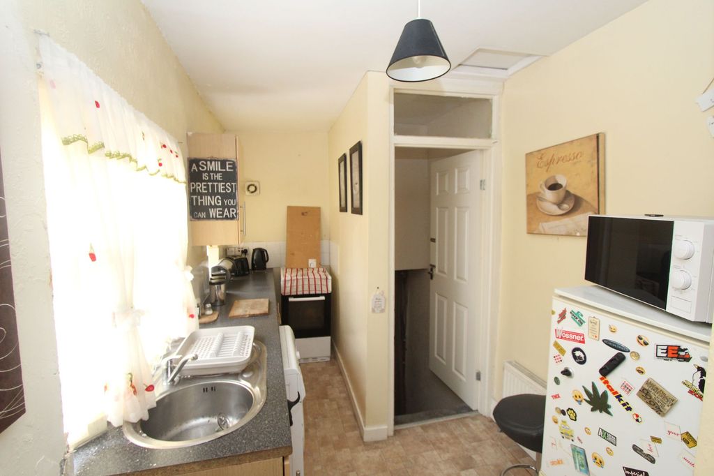 Property photo 2 of 6
