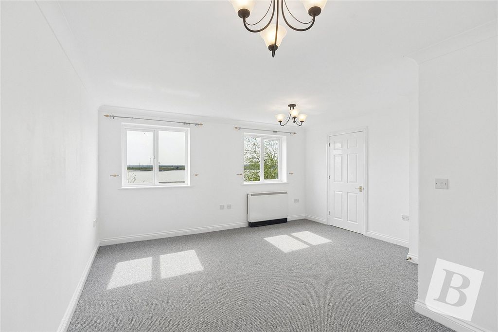 Property photo 2 of 15 Lounge / Diner