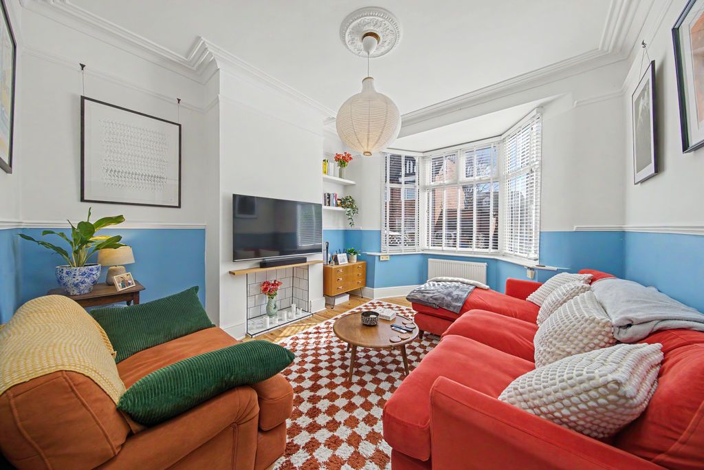 Property photo 1 of 25 Living Room